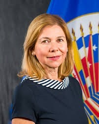 Mme Angela Crowdy