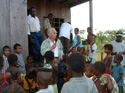 Comisionado Robert K. Goldman dialoga con miembros de la comunidad afrodescendiente del Río Cacarica, Chocó, Colombia